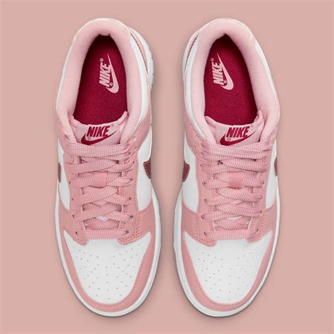 pink dunks Nike